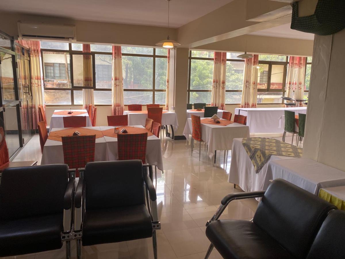 Panama Inn Moshi Bagian luar foto