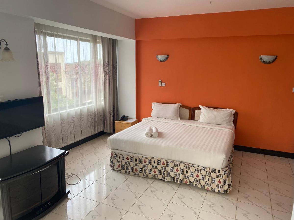 Panama Inn Moshi Bagian luar foto