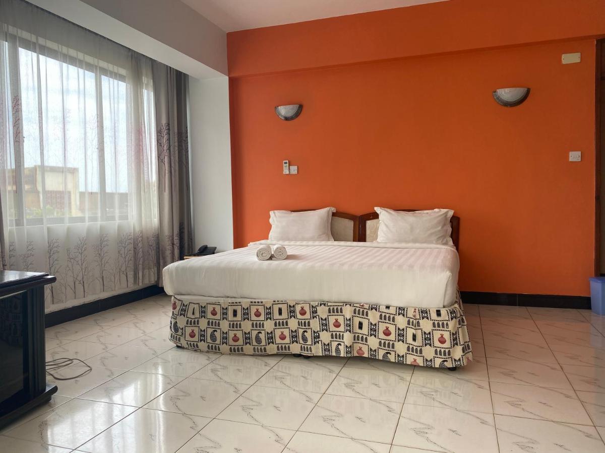 Panama Inn Moshi Bagian luar foto