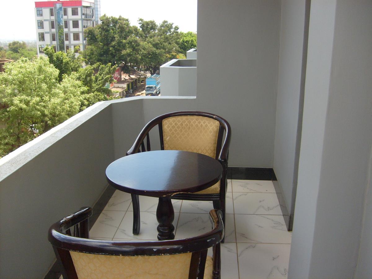Panama Inn Moshi Bagian luar foto