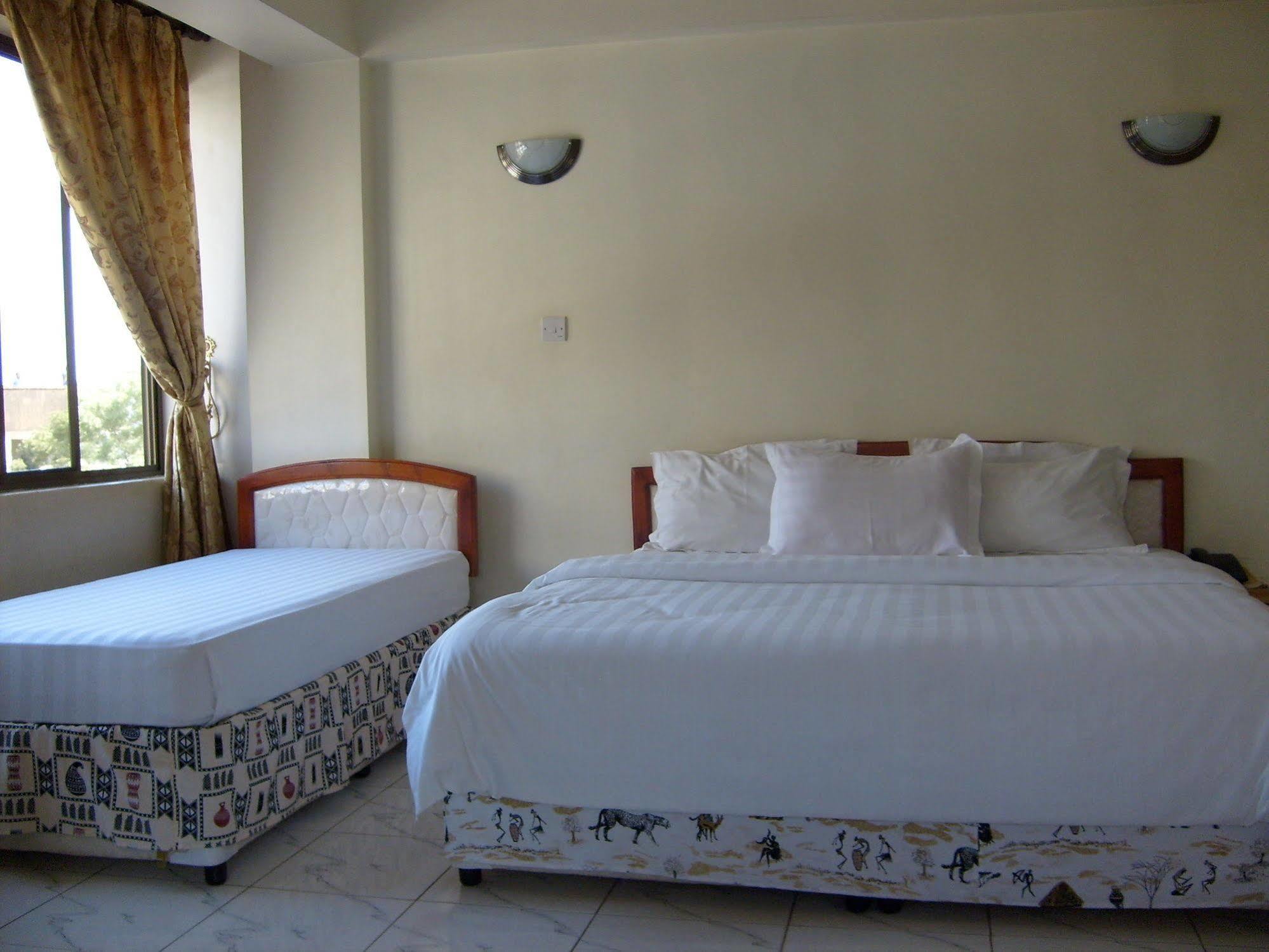 Panama Inn Moshi Bagian luar foto